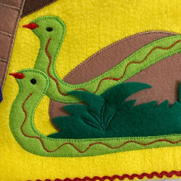 Vintage (1989) Noah’s Ark Wall Hanging & Book - Picture 7 of 16